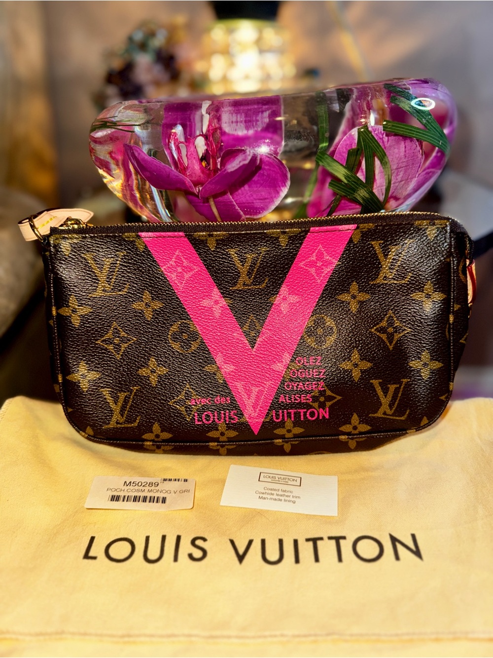 LOUIS VUITTON V POCHETTE ACCESSORIES  BAG GORGEOUS 👀